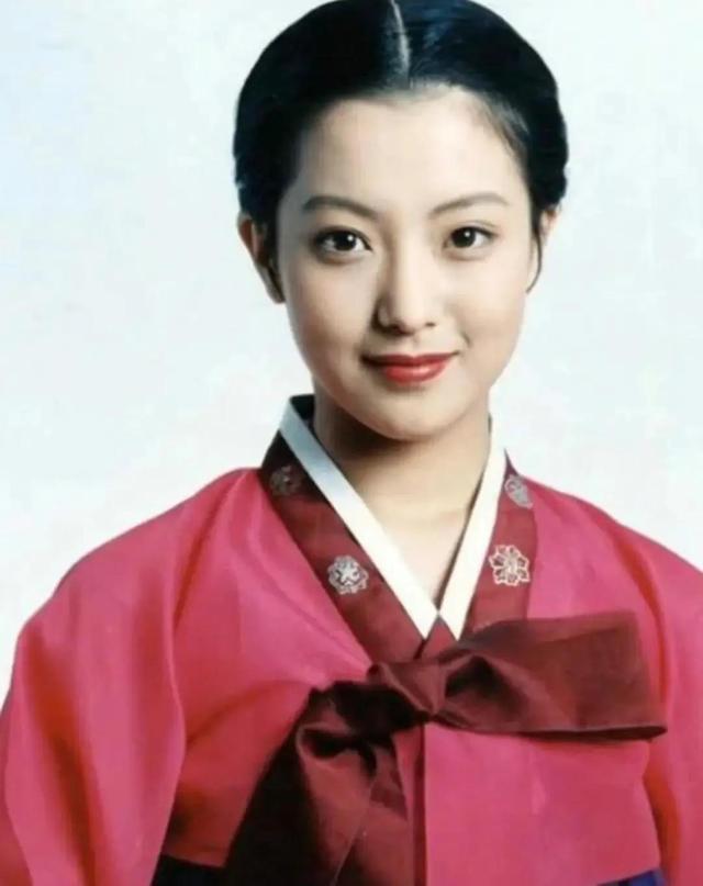 那些年被评为韩国最美的十大女星,宋慧乔仅排第七,金喜善垫底
