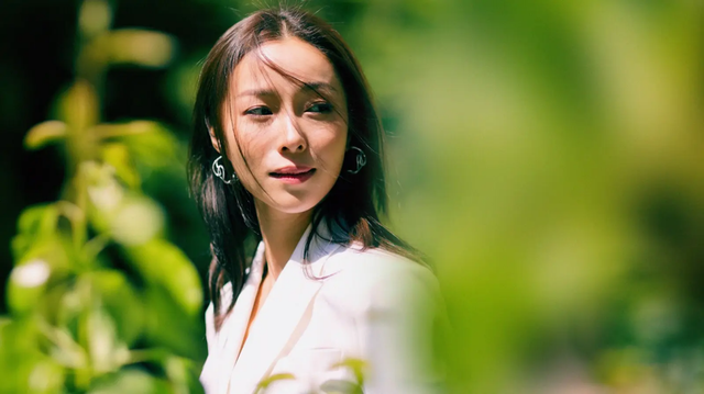“自带苦相”的九位女星,个个愁容满面,演什么都丧,太吃亏了