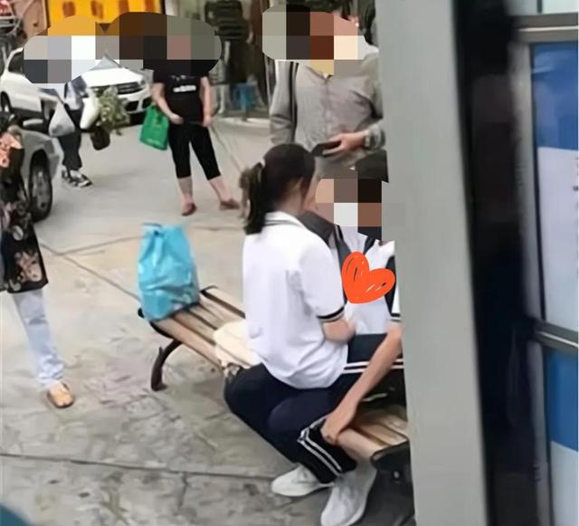 突发!常熟16岁女学生持刀致同学死亡,疑因早恋遭拒从而痛下杀手