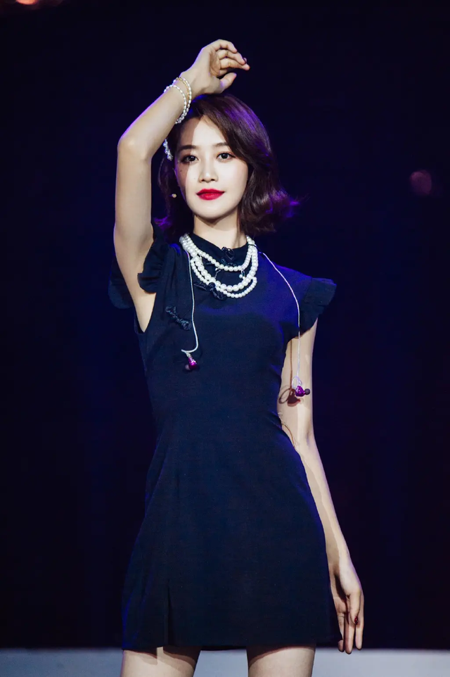 “自带苦相”的九位女星,个个愁容满面,演什么都丧,太吃亏了