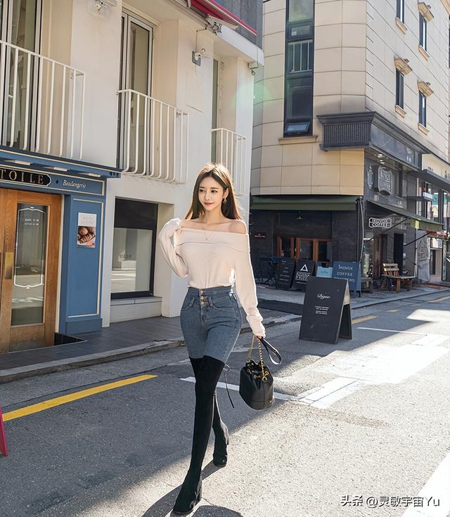 唯美清新的紧身牛仔裤美女,曼妙身材舒适养眼,尽显迷人曲线