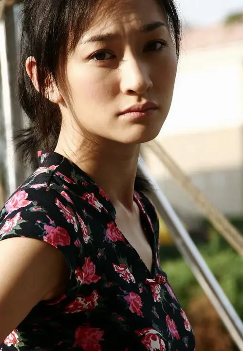 “自带苦相”的九位女星,个个愁容满面,演什么都丧,太吃亏了