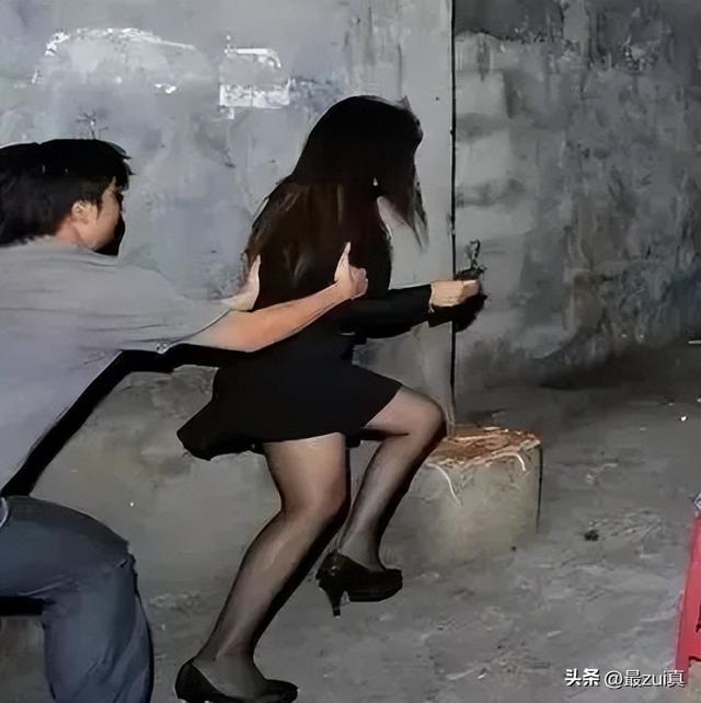 最真:重庆女版高启强,强迫2000女性卖淫,背后靠山可怕