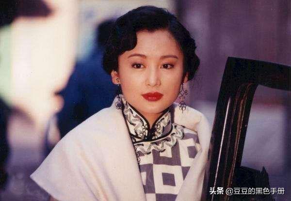 旗袍如照妖镜,看看这17位女星,谁最惊艳,谁像偷穿大人衣服?