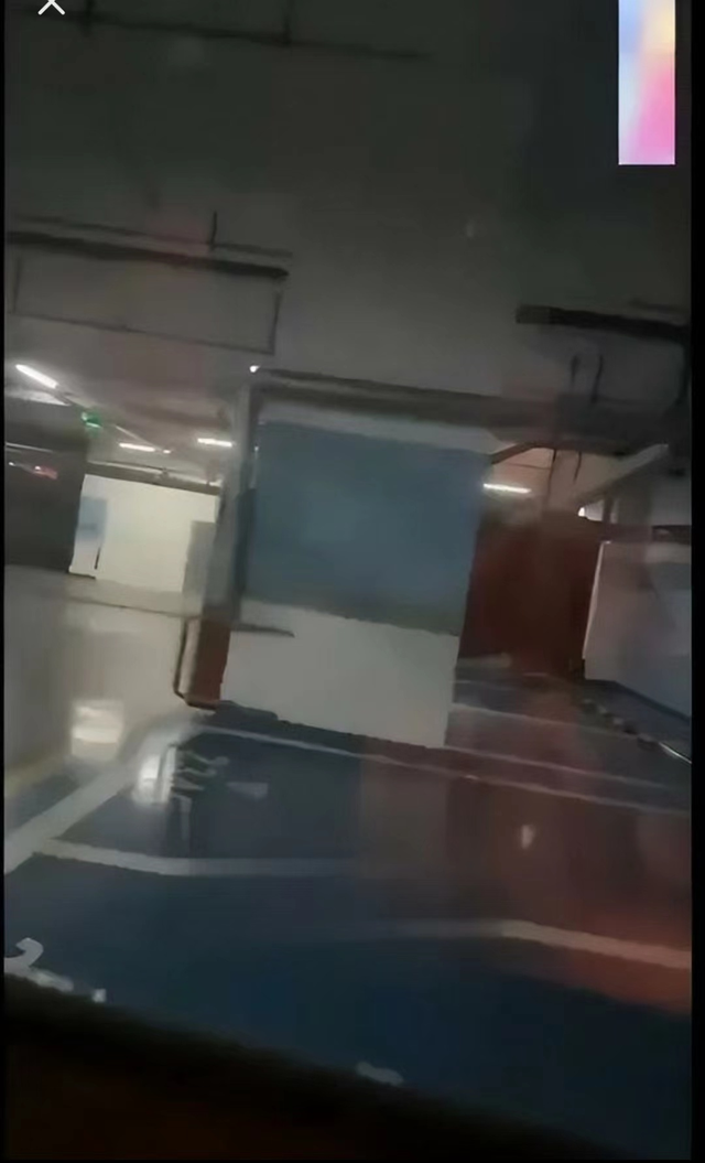 女大学生和男友在停车场发生关系,被男方拍视频发到网上,引热议