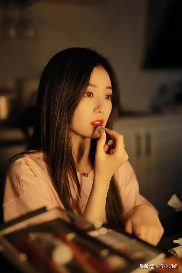 徐艺洋,性感妩媚的清爽美女,俏丽冷艳的外形,美爆啦