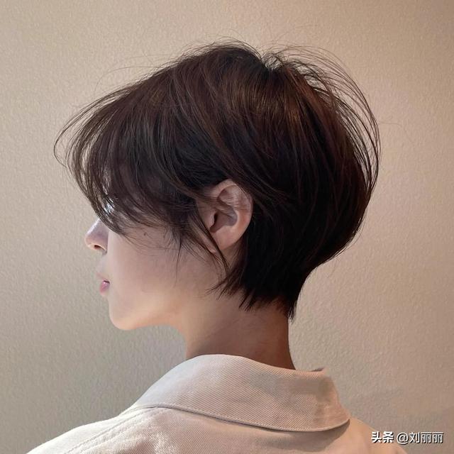 立体层次、波波头、狼尾、锁骨烫,你的发型选对了吗