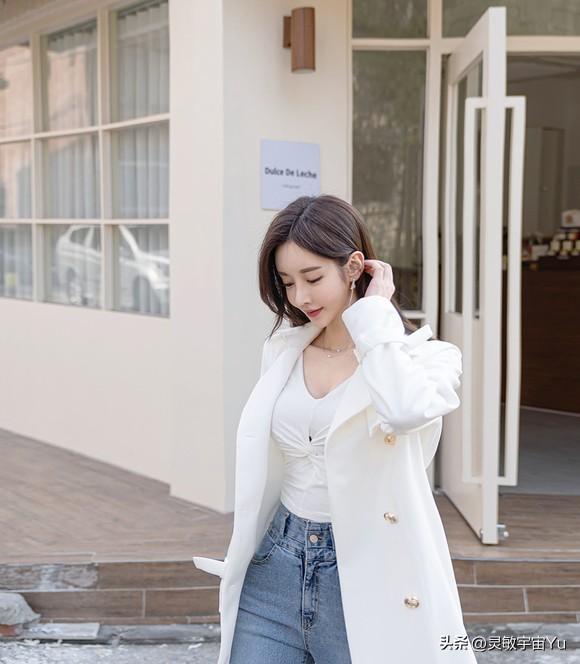 唯美清新的紧身牛仔裤美女,曼妙身材舒适养眼,尽显迷人曲线