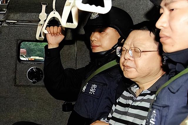 令人发指!强奸4名中学生,包养警花,玩弄女星,简直罄竹难书