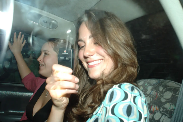 凯特威廉婚前夜店狂欢照被曝!凯特醉酒蹦迪,威廉与金发美女热舞