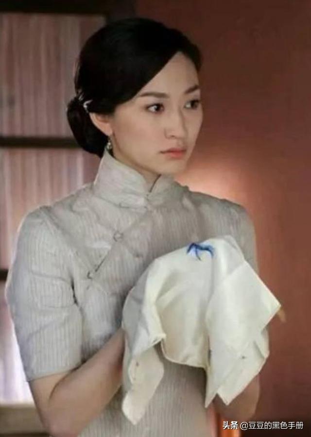 旗袍如照妖镜,看看这17位女星,谁最惊艳,谁像偷穿大人衣服?