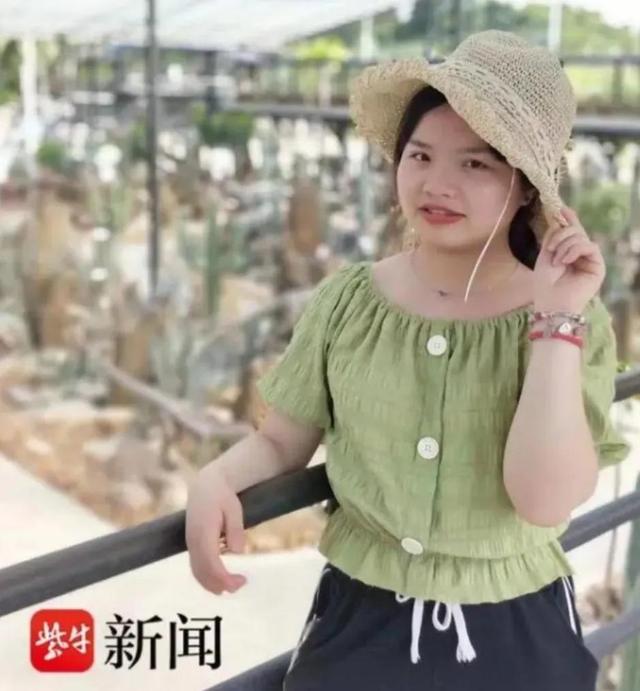 考研成功,却忽然与父亲天人永隔,女孩痛哭,校方回应暖暖人心