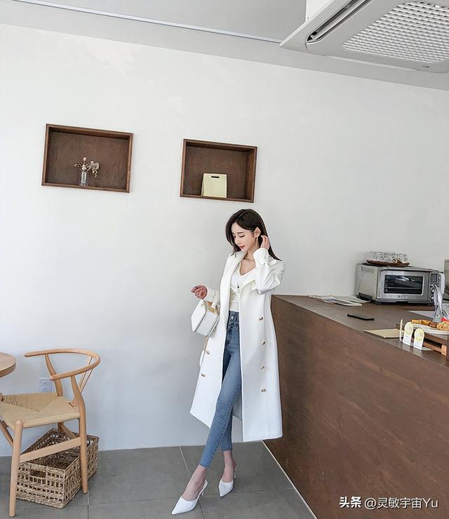 唯美清新的紧身牛仔裤美女,曼妙身材舒适养眼,尽显迷人曲线