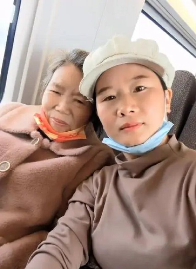 女子骑行千里,寻到失散了32年的生母,得知生母当初是被拐来的