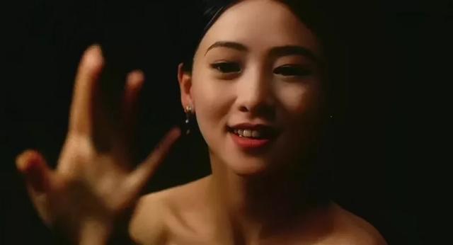她拍过无数三级片,却是口碑最好的艳星