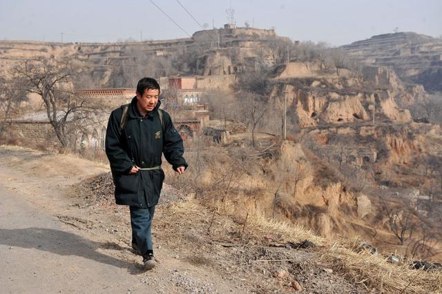 我在现场·照片背后的故事|我的2022:远山行·访老友