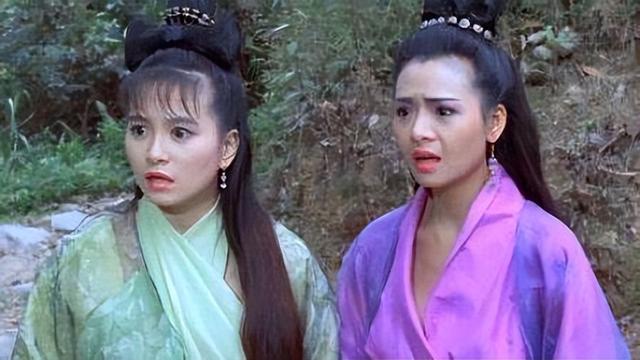 身形消瘦!香港名女星现身好友聚会,胸前肋骨凸出仍难掩傲人身材