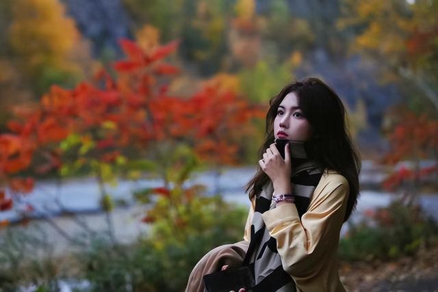 广西一女生:肤白貌美气质佳,被哈佛录取,成为双料常春藤学生