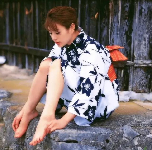 2021日本女生评选的10大最美女星,石原里美仅排第7,第1名没争议
