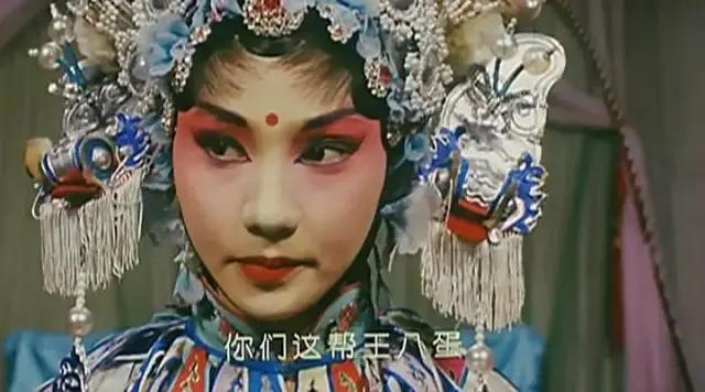 离开央视,卖房拍电影,因三级片大火,她成了内地最叛逆女导演