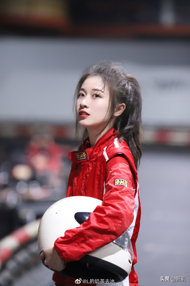 这张忧郁的甜妹脸,随便一张都是会被美少女们拿来做头像的程度