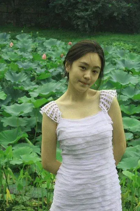 看多了网红脸,更怀念天涯时代的民间美人了,天然风情撞脸刘亦菲