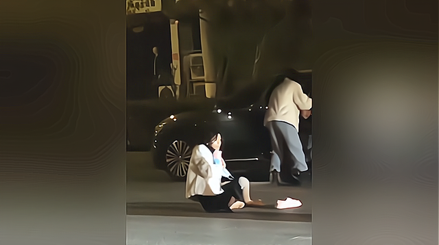 叶婷精神失常当街脱裤子!民众关切的五个问题请杞县警方给出解释