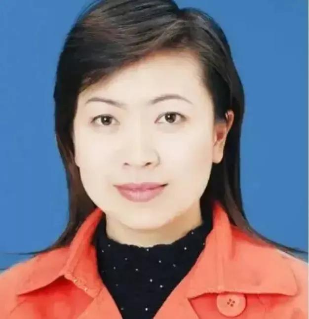 美女贪官大搞权色交易,夫妻二人上下通吃,一次收取700万好处费