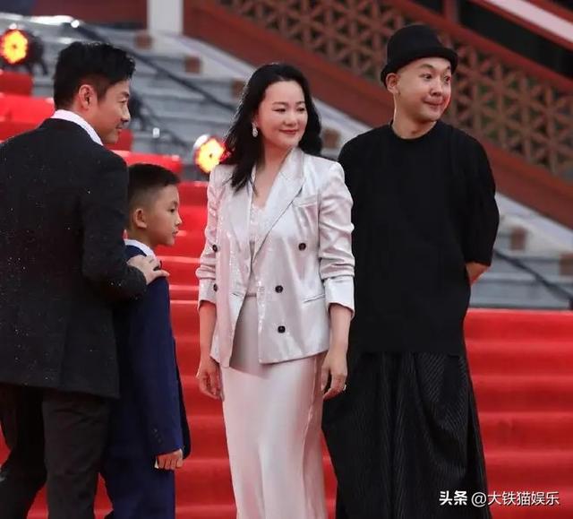 恭喜!女星红毯斗艳“风向”变了,捂得严实还艳压群芳,才是真美