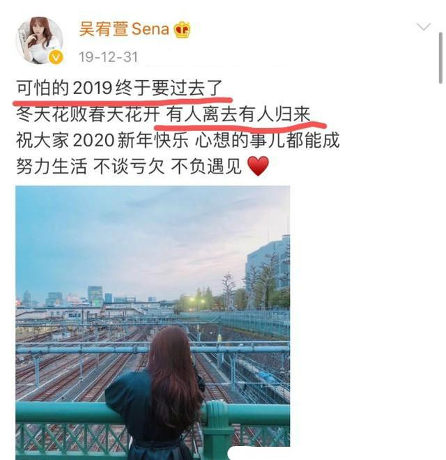 张檬频繁秀身材?绿色开口泳衣身材一览无余,穿旗袍堪称人间尤物