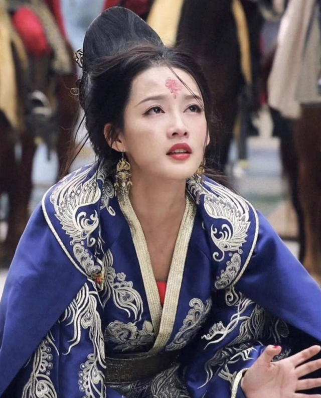 “自带苦相”的九位女星,个个愁容满面,演什么都丧,太吃亏了