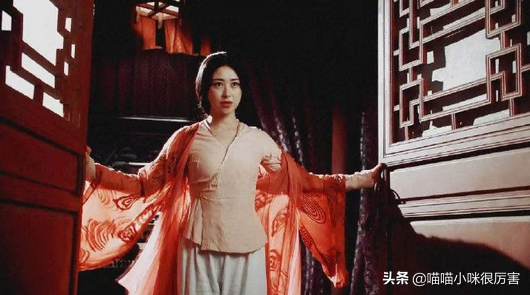被誉为中国第一美女,与法拉利总裁谈恋爱,朱珠到底靠什么?