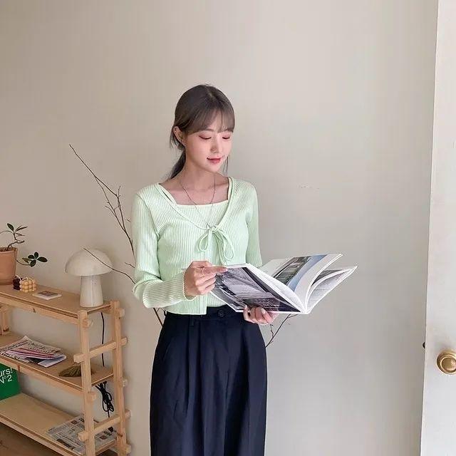 欧阳娜娜只是短暂地做了一下BM女孩,但这件打底衫她会爱很久