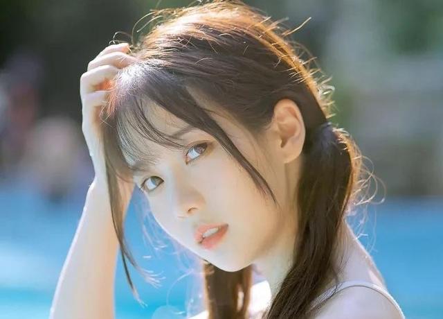 跟女孩子聊天怎么找话题?教你3个聊天技巧,不愁没话题