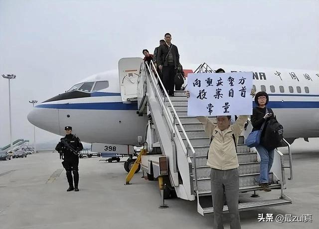 最真:重庆女版高启强,强迫2000女性卖淫,背后靠山可怕