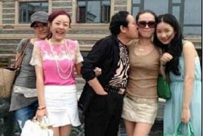 刘信达上传自己童年照:如今越长越有男人味!网友:刘大师我爱你