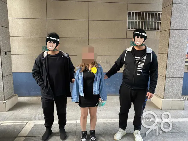 寂寞男子搜索“附近的人”,陌生美女说“上门服务”