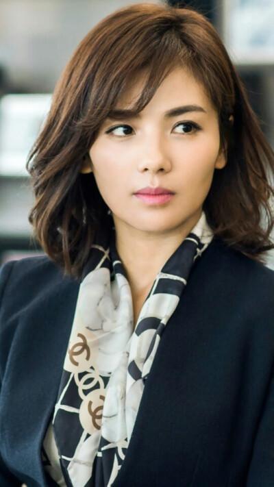 给国内“10大美女演员”排名,林志玲仅第6,迪丽热巴高居第3