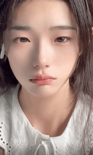 “噶羊少女”一夜爆火,惊呆4000w网友:没想到下手竟然那么狠?