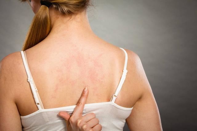 女性洗澡时,能顺便“站着尿尿”吗?这3个常识,早了解早获益