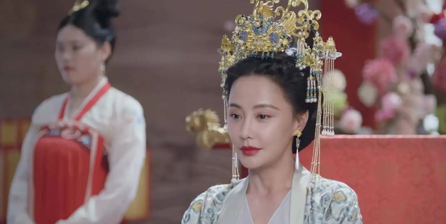 “自带苦相”的九位女星,个个愁容满面,演什么都丧,太吃亏了