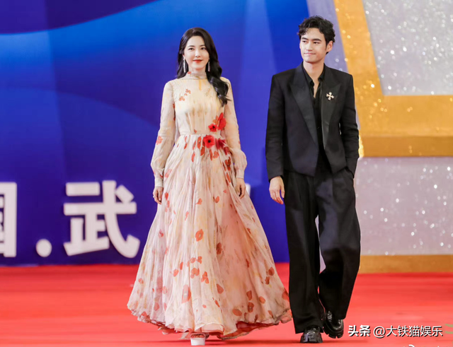恭喜!女星红毯斗艳“风向”变了,捂得严实还艳压群芳,才是真美
