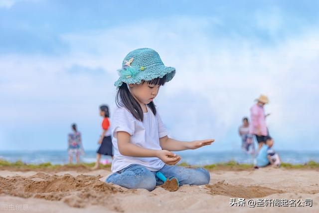 120个出自古诗词的好听惊艳女孩名字大全(带解释)