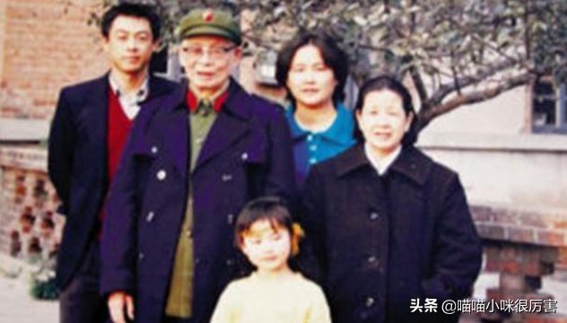 被誉为中国第一美女,与法拉利总裁谈恋爱,朱珠到底靠什么?