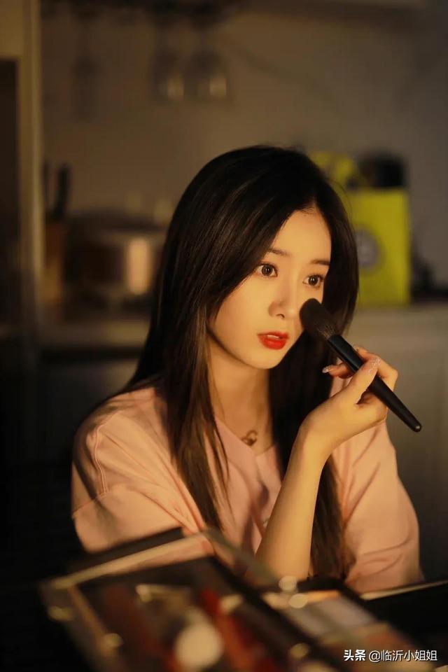 徐艺洋,性感妩媚的清爽美女,俏丽冷艳的外形,美爆啦