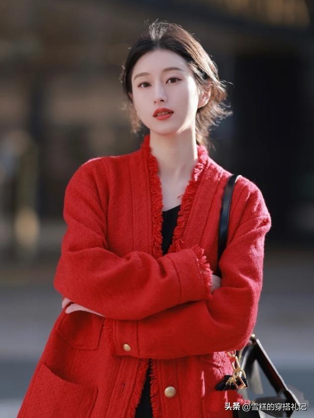 皮肤偏黄偏黑的女人,少穿大红大绿!换成这些“高级色”,真洋气