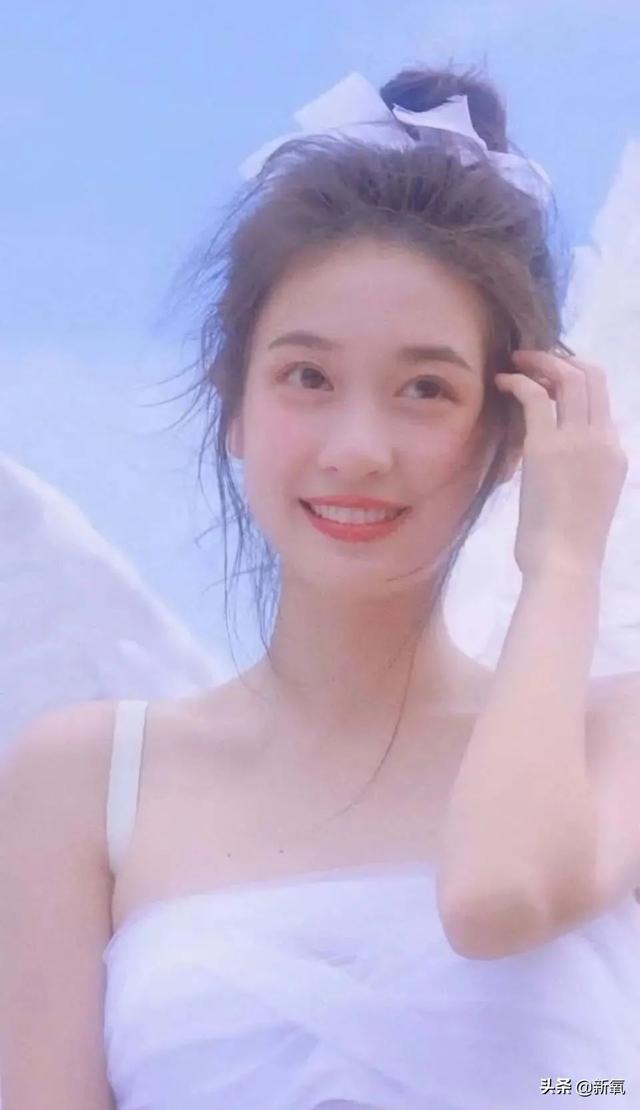 这张忧郁的甜妹脸,随便一张都是会被美少女们拿来做头像的程度