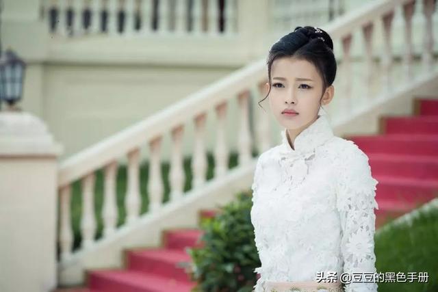 旗袍如照妖镜,看看这17位女星,谁最惊艳,谁像偷穿大人衣服?
