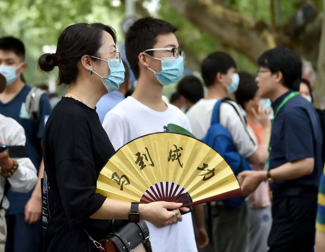 601分高考生被残忍杀害,嫌疑人竟是51岁同村亲戚,家长以泪洗面