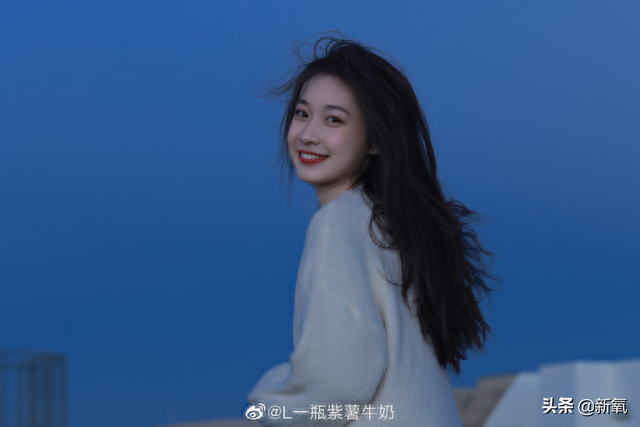 这张忧郁的甜妹脸,随便一张都是会被美少女们拿来做头像的程度